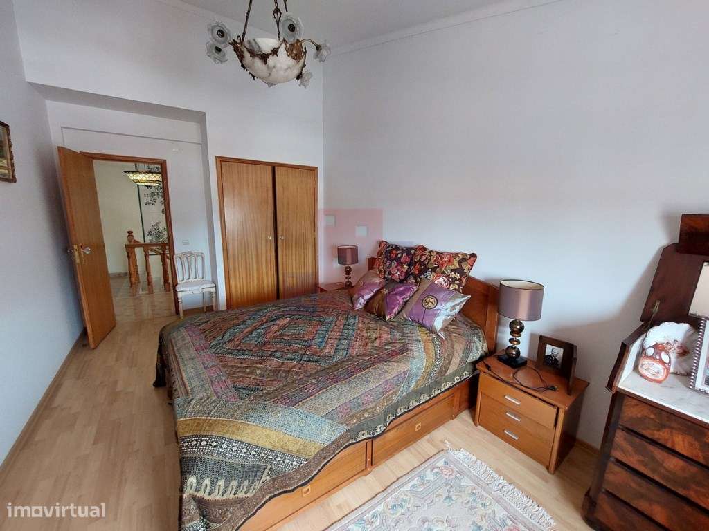 Moradia Geminada T4 com terreno | Entre a Cidade e a Praia-21