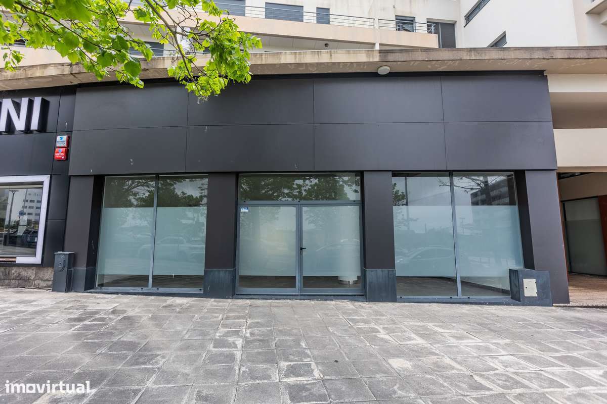 Loja na Avenida Natália Correia - Grande imagem: 2/18