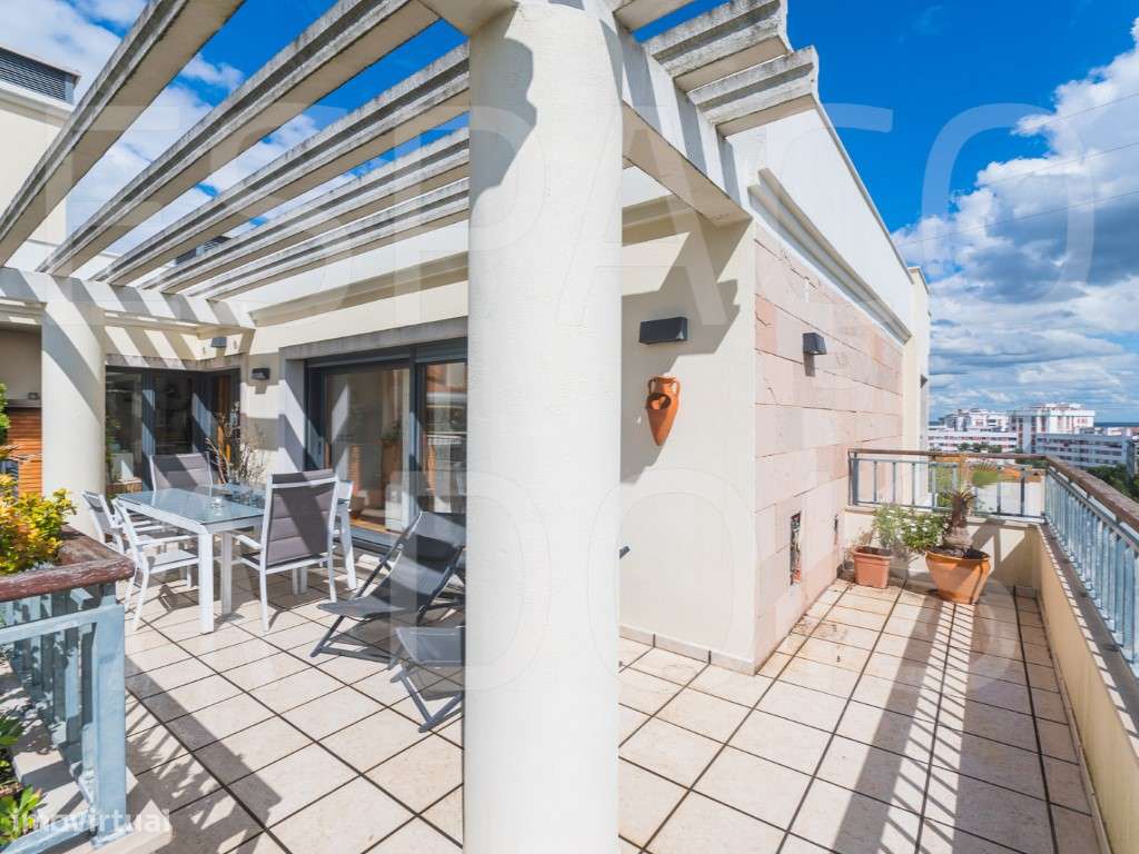 DESLUMBRANTE! Condomínio Privado com porteiro residente, vigilância...-31