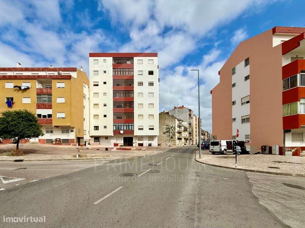 Apartamento T1 Rés do Chão no Seixal, Amora.-40