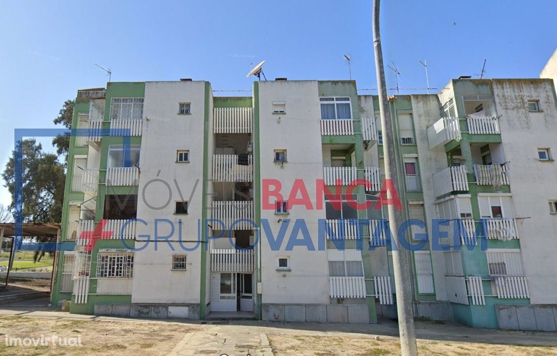 APARTAMENTO T4 - BAIXA DA BANHEIRA E VALE DA AMOREIRA