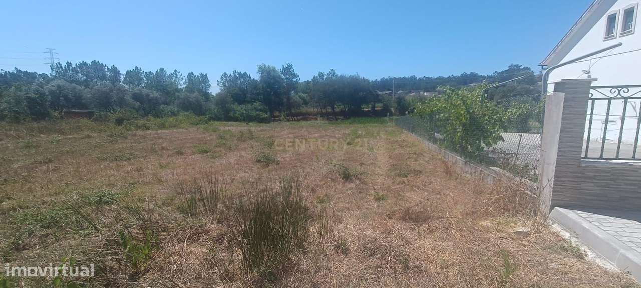 Terreno rústico com 2.970 m², situado numa zona calma e rodeada de nat - Grande imagem: 3/8