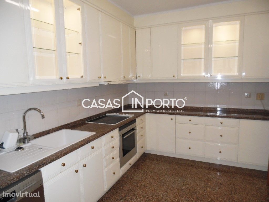 T4 Pinheiro Manso - Sala c/ 50 m2 e varanda