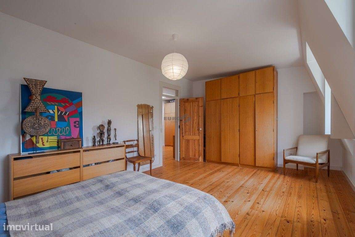Moradia duplex na Graça com 5 Quartos e Jardim-19