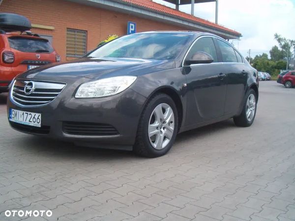 Opel Insignia - 1