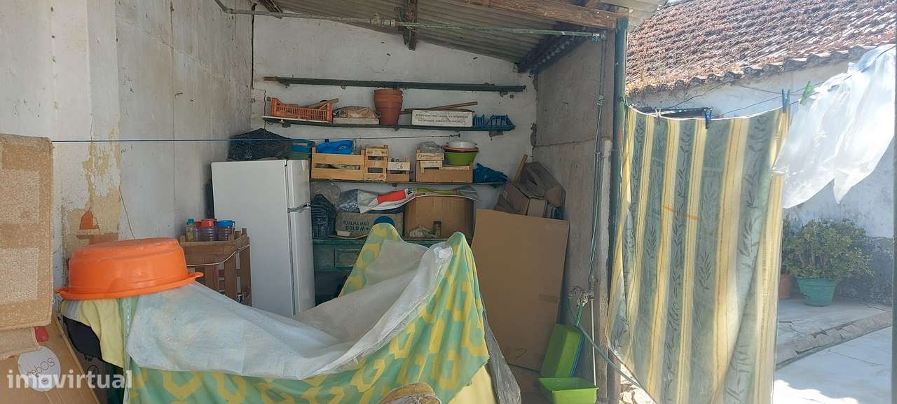 Moradia em Banda em Valada do Ribatejo - Oportunidade com Potencial-7