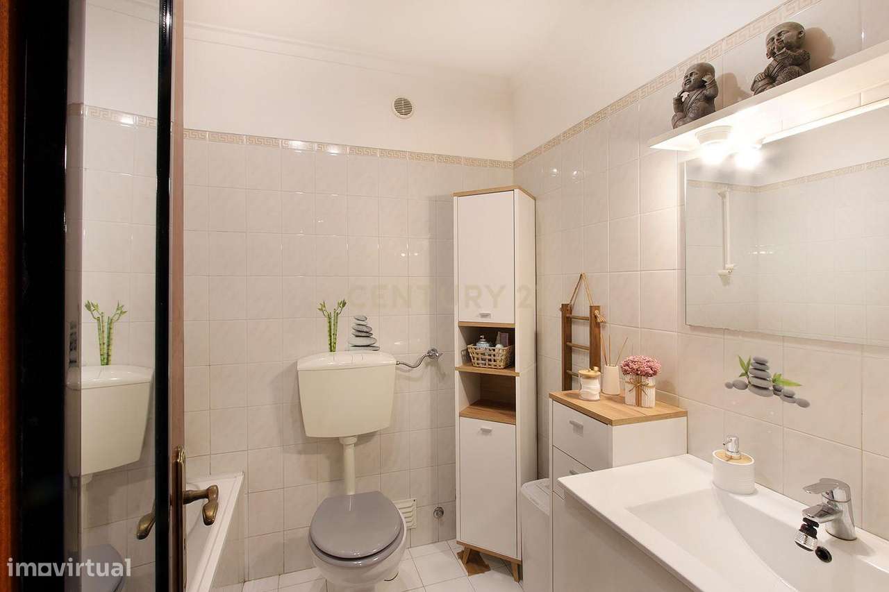 Mem Martins - Apartamento T1 transformado em T2 em zona tranquila.-14