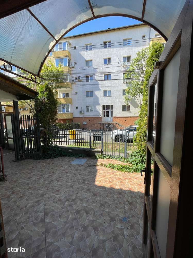 Spatiu comercial 75mp Complex Studentesc 600 euro - Imagine principală: 4/14