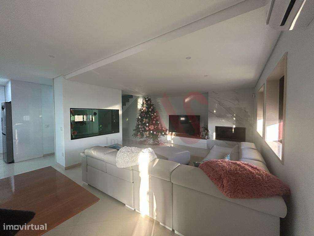 Moradia T4 no centro de Lousada - Grande imagem: 4/34