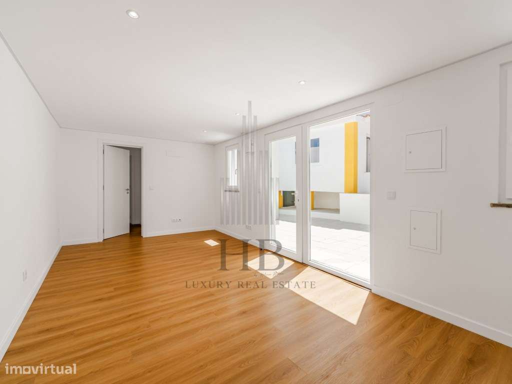 Andar de Moradia T2 + Anexo T1 Independente | Vista Mar e Serra | P...-50