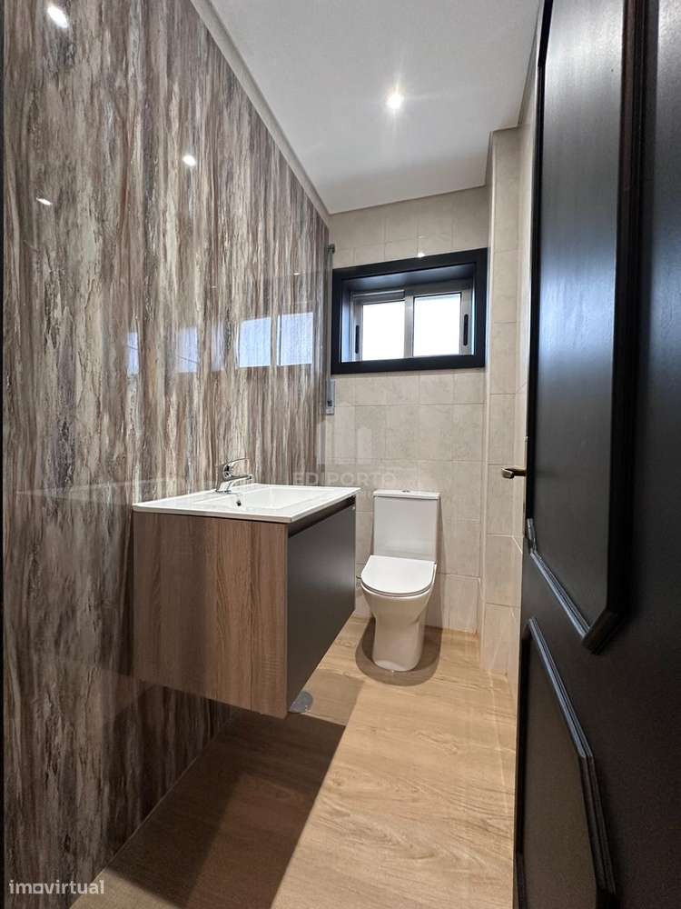 Apartamento T3 totalmente renovado no centro de Rio Tinto-15