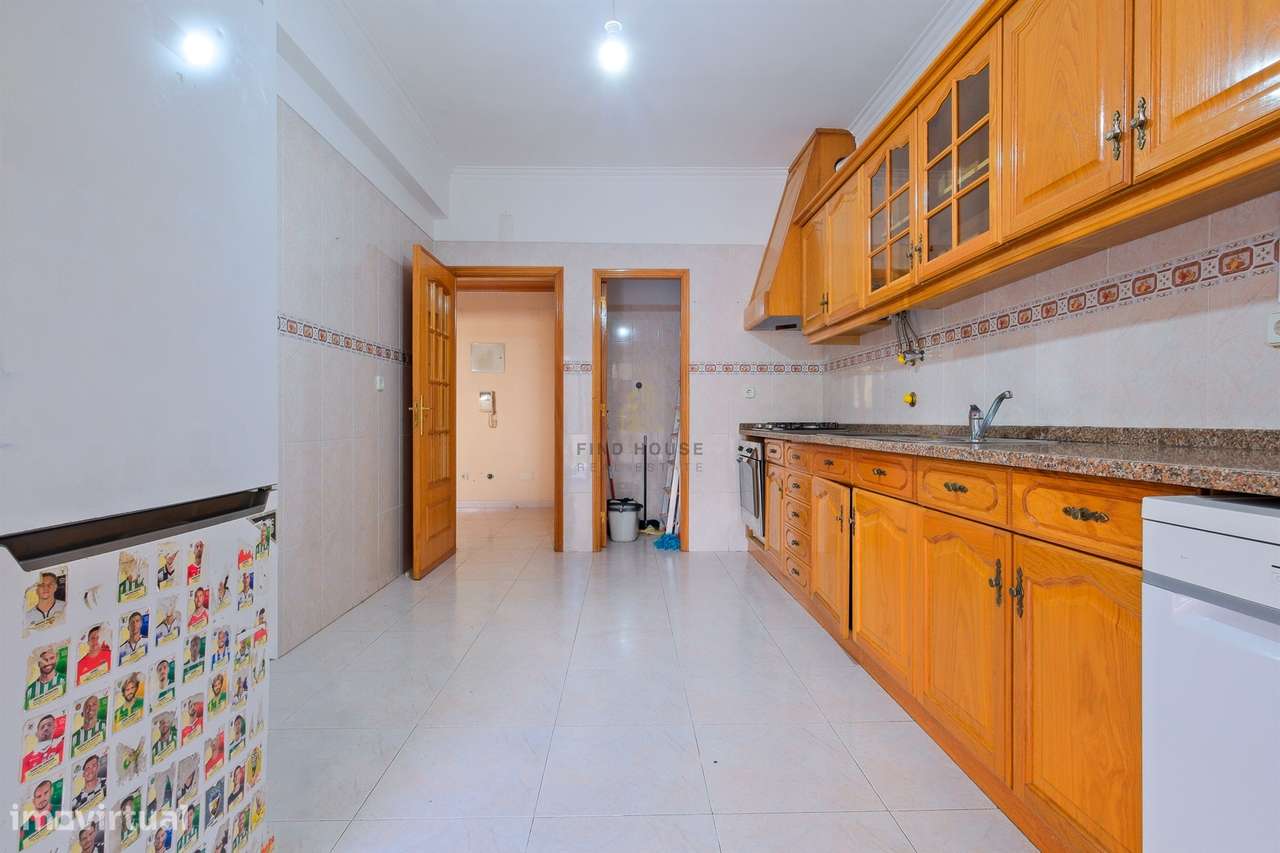 Apartamento T2 com terraço, lugar de garagem e arrecadação em Vale de-18