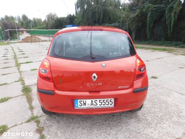 Renault Clio 1.6 16V Expression - 9