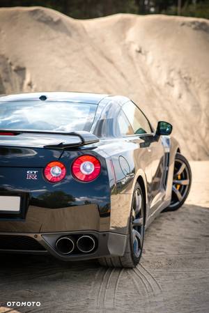 Nissan GT-R Black Edition - 13