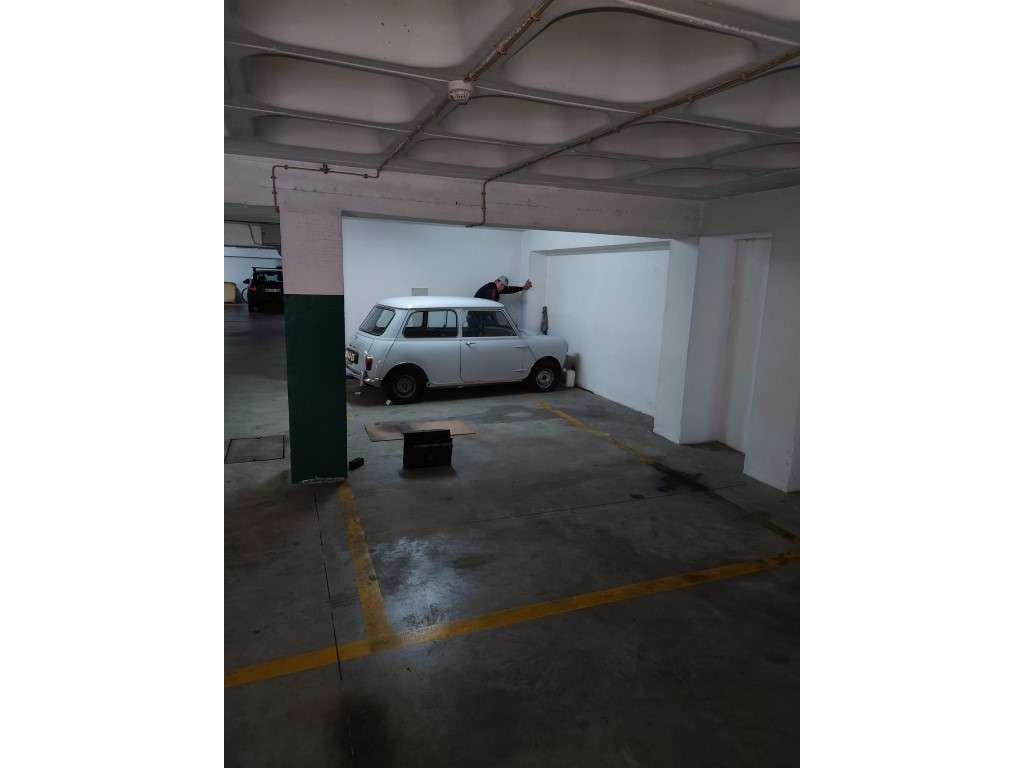 A PROCURA DE UM ESTACIONAMENTO ? TEMOS A SOLUÇÃO!
 Parqueamento pr... - Grande imagem: 5/14