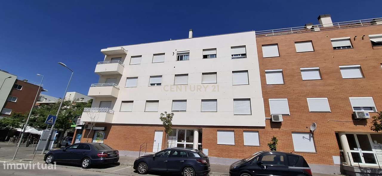 T3 com Suite, Estacionamento e Arrecadação – Urbanização da Fonte da P - Grande imagem: 1/17