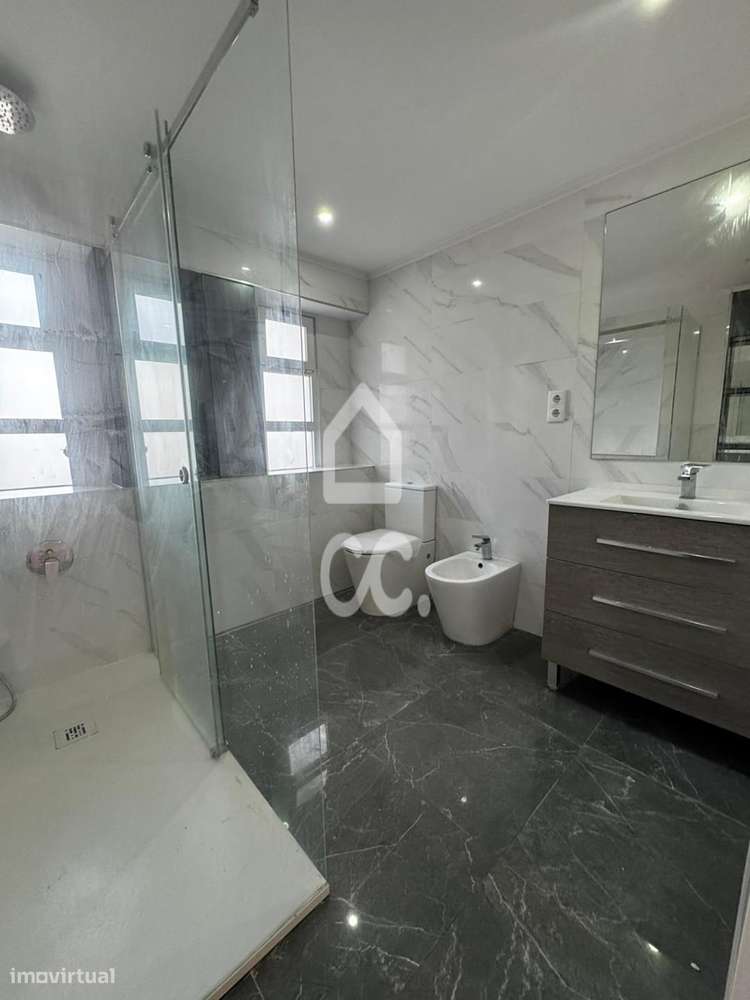 Apartamento T3 com terraço - Odivelas-15