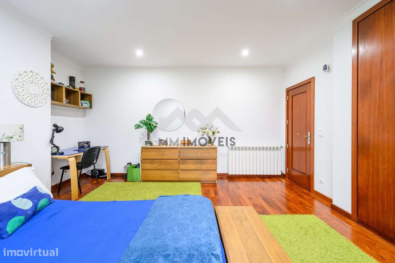 Moradia T5 | 4 Frentes | Jardim| Penafiel - Grande imagem: 5/37