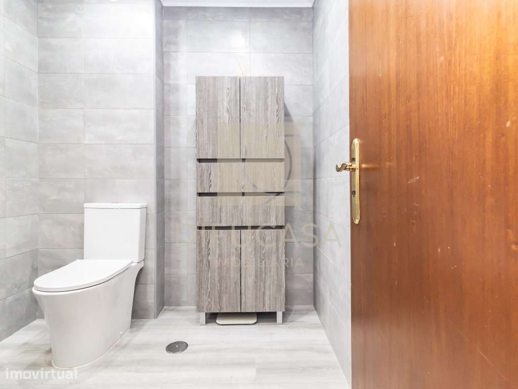 R363 APARTAMENTO T3 muito bem localizado-15