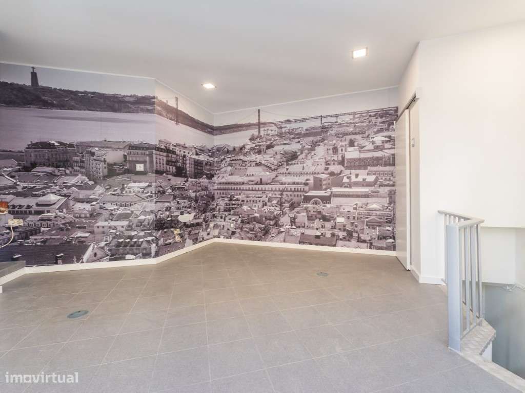 Loja para Investimento ou Comércio - Falagueira, Amadora-11