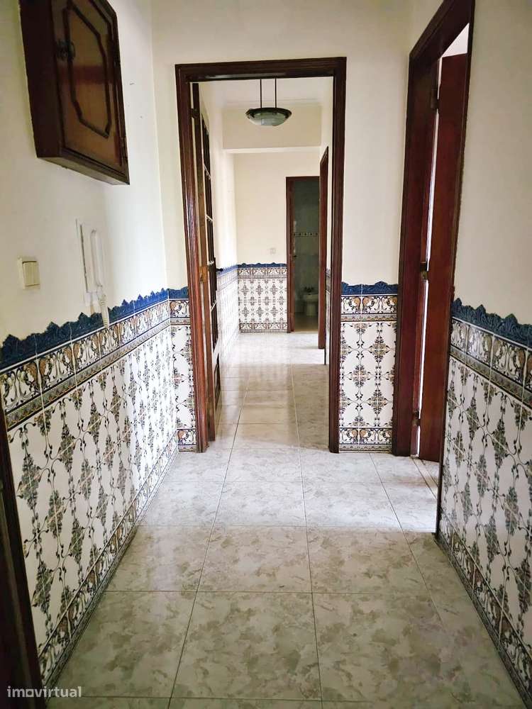 Excelente T2 com Arrecadação, no Casal do Cotão-13