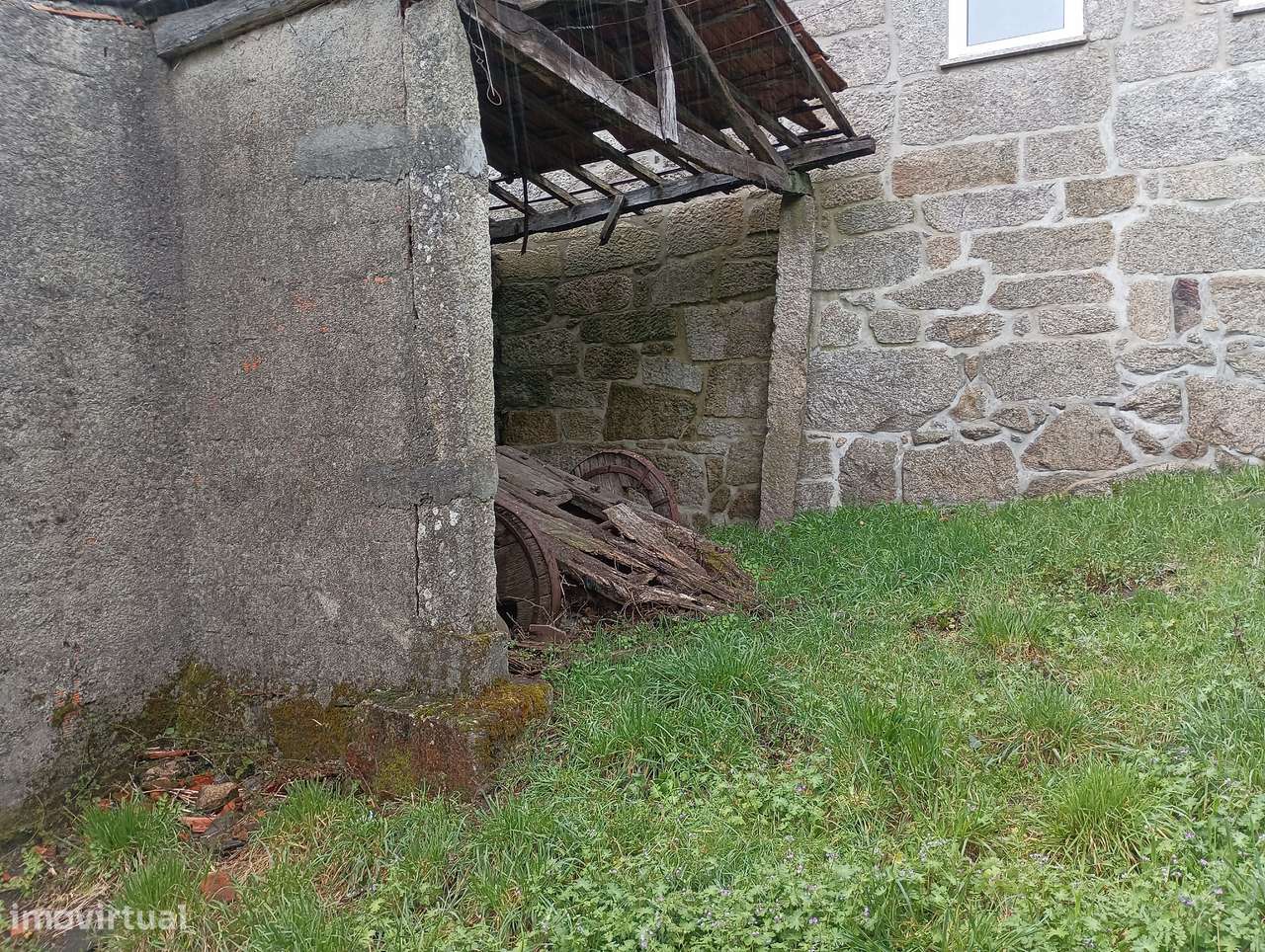 Moradia em p/ recuperar – Oliveira de Frades-5