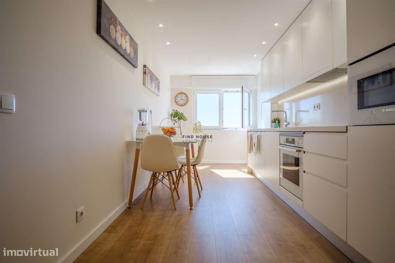T2 com vista mar, garagem e arrecadação em Condomínio com piscina e ja-12