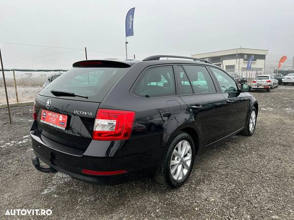 Skoda Octavia Combi Diesel 1.6 TDI Style - 14