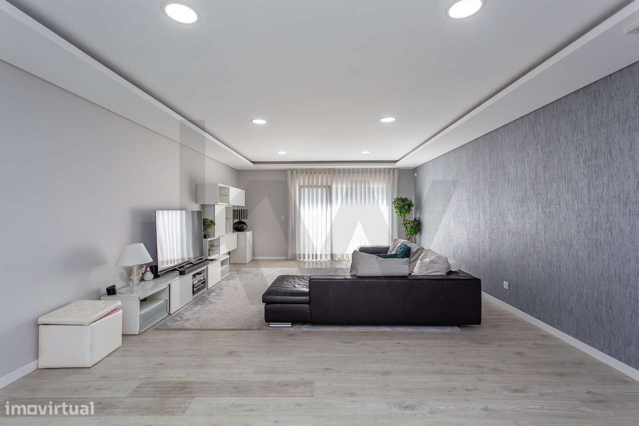 Moradia T4 com piscina, Quinta de Valadares - Grande imagem: 2/39