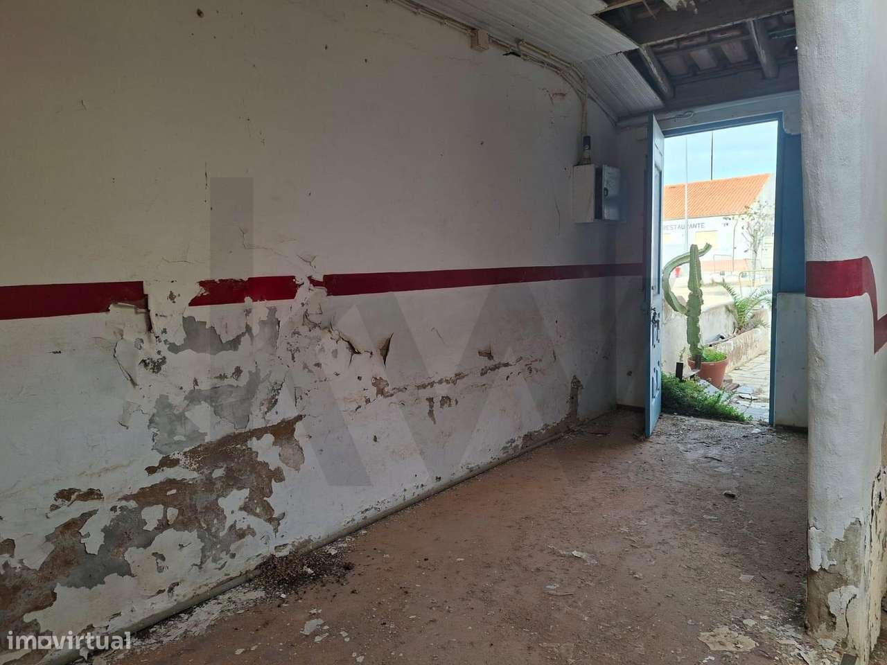 Oportunidade Única perto da praia em Sagres – Espaço Comercial-4