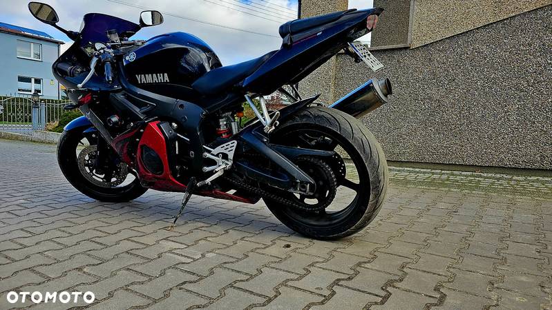 Yamaha R6 - 4