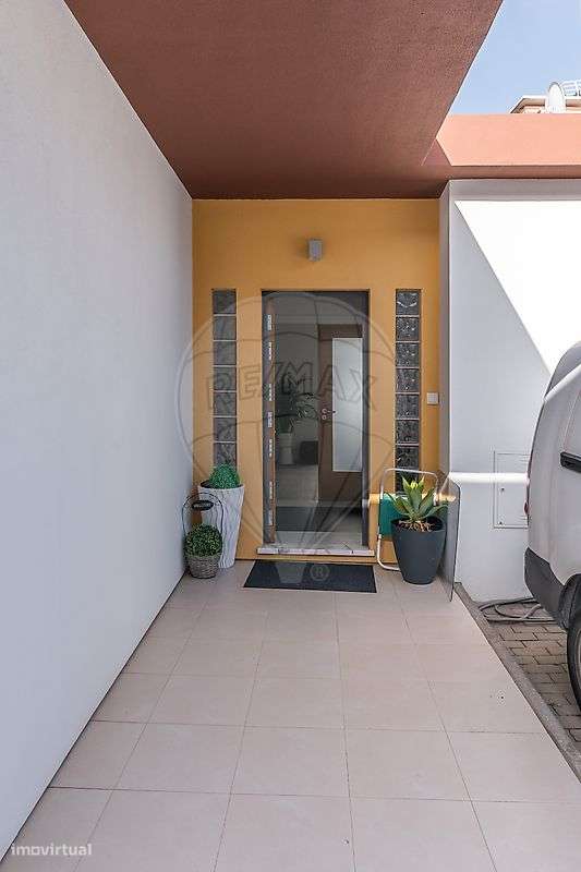 Moradia Térrea isolada T3 com jardim em Sesimbra - Grande imagem: 4/50