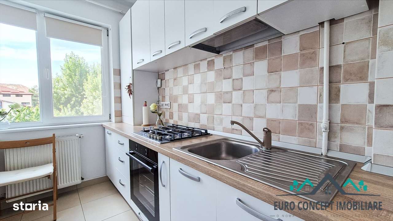 Apartament de vânzare cu 2 camere - zonă centrală-10