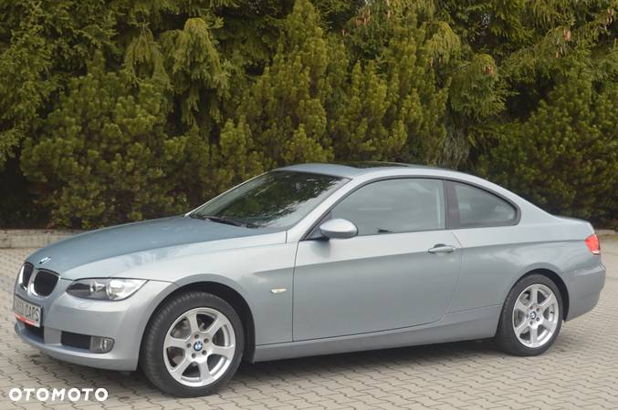 BMW Seria 3 320i - 1