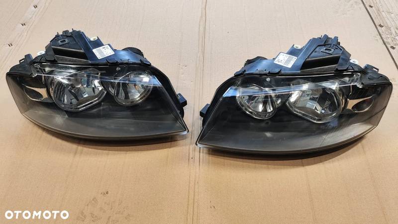 REFLEKTOR LAMPA LAMPY LEWY PRAWY PRZÓD KOMPLET 8P0941003L 8P0941004L AUDI A3 8P ANGLIK UK - 1