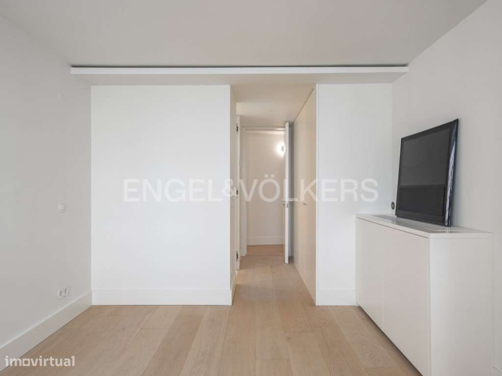 Elegante e luxuoso apartamento T2, junto à Av. da Liberdade-17