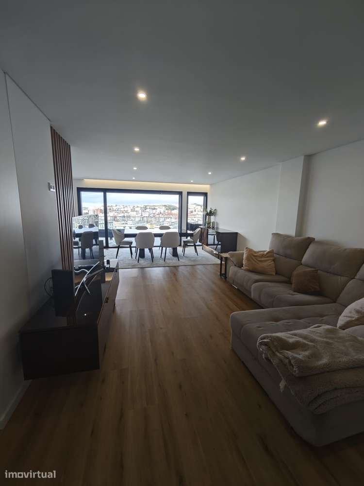 T3 novo com varanda, ar condicionado e vista cidade - Grande imagem: 5/16