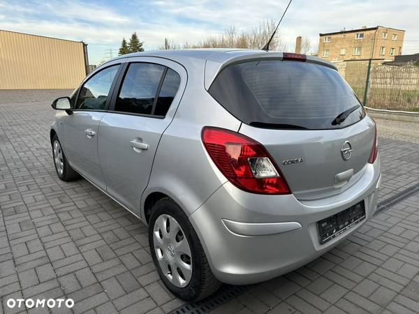 Opel Corsa 1.2 16V Cosmo - 12