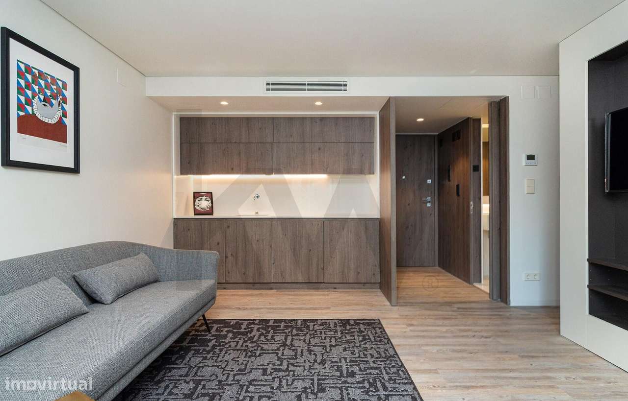 T0 para Arrendamento na Av. D. Carlos I * Varanda * Vista de Rio - Grande imagem: 5/14