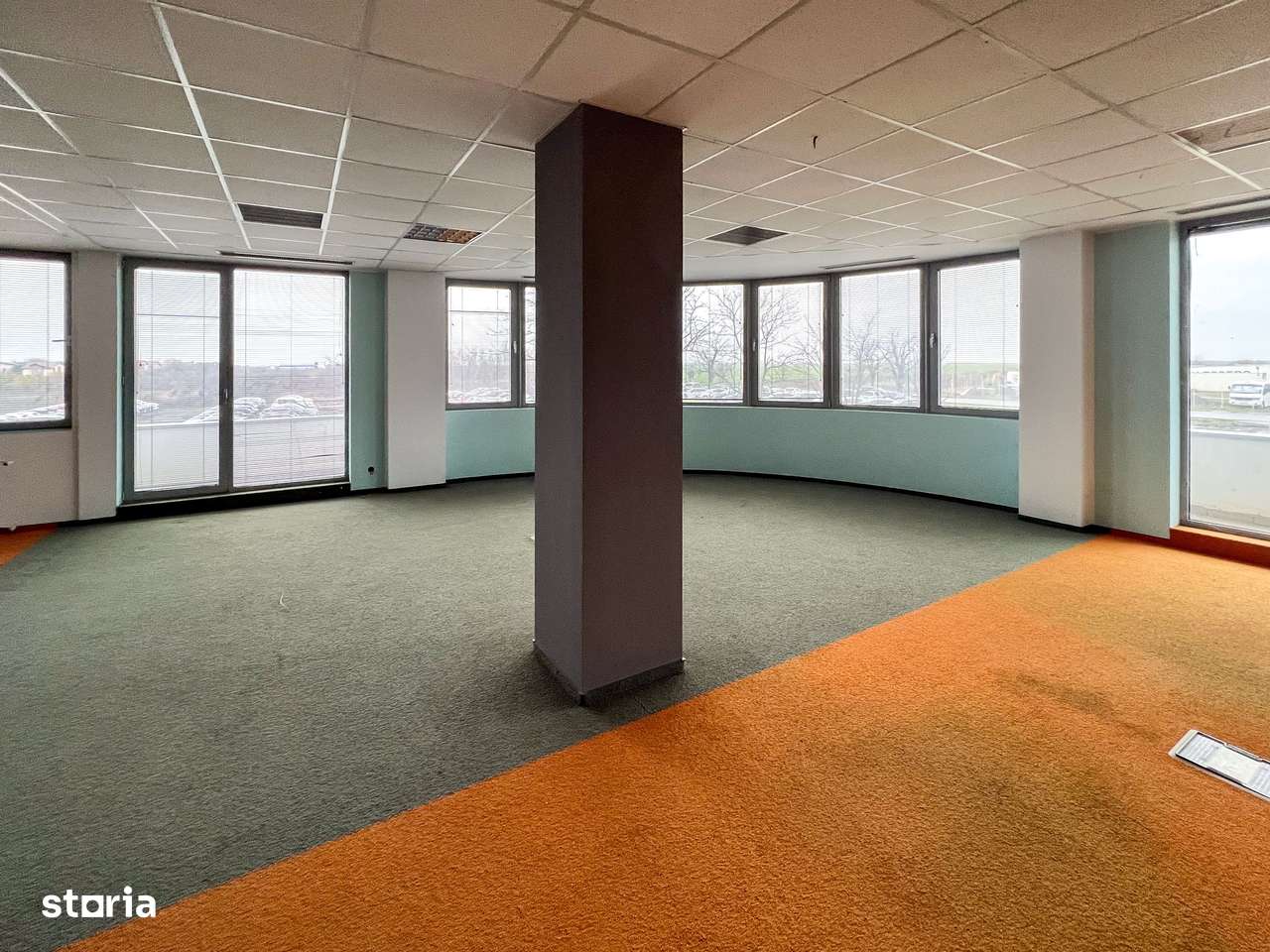 Proprietate comercială premium de vânzare- teren 3.728 mp |  Lângă A0-13