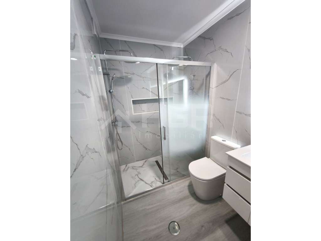 T4 | TOTALMENTE RENOVADO | BOAS ÁREAS | 2 CASAS DE BANHO | AMORA - ...-22