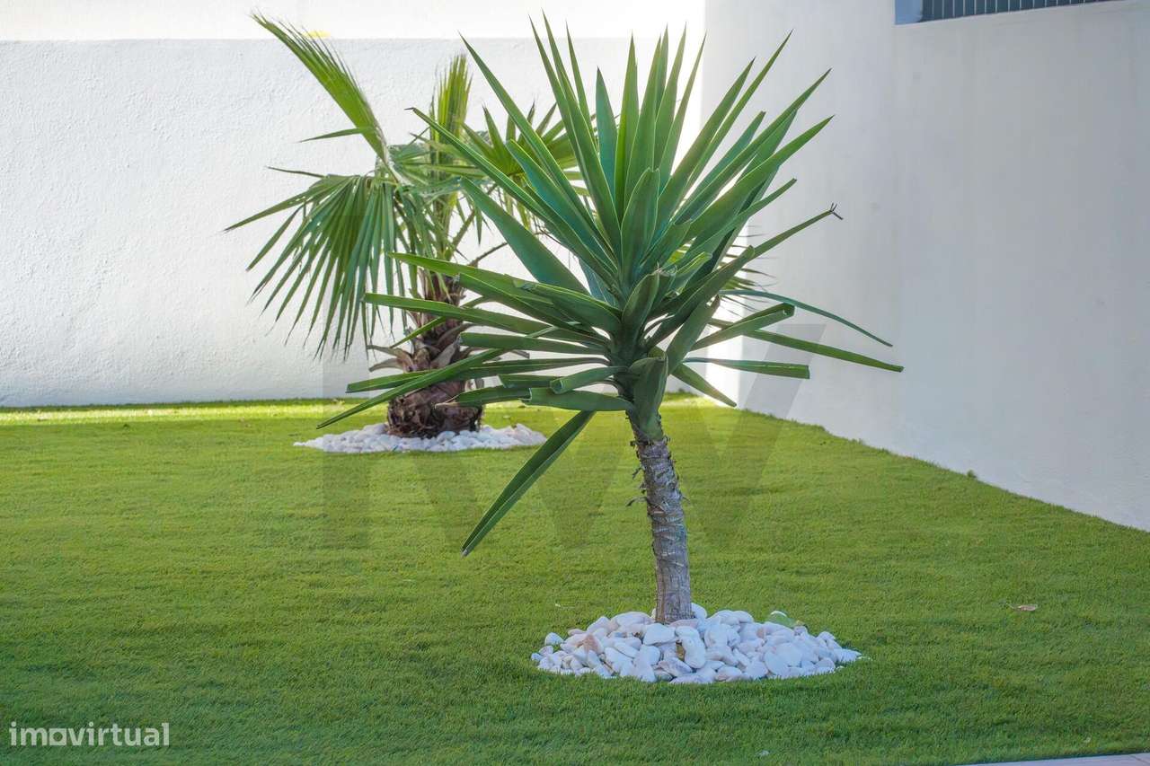 Luxo e exclusividade em Famões com vista sob Lisboa-52