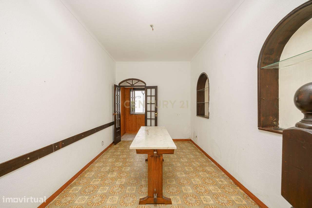 Oportunidade: Moradia com Potencial de Reabilitação em Zona Histórica-4