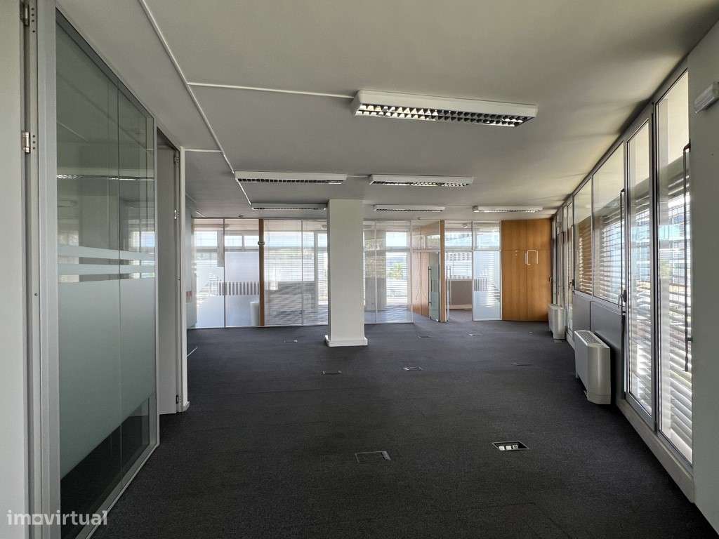 Escritório com 216 m2 na zona Central do Parque das Nações - Grande imagem: 4/15