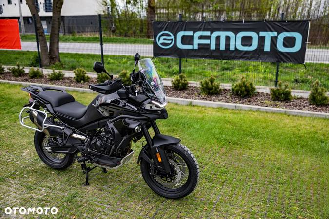 CFMoto MT - 3