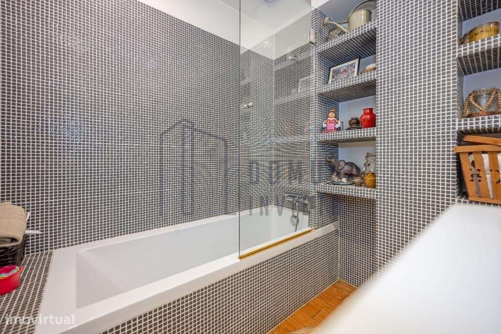 T2 remodelado com duas varandas e lugar de garagem | Zona da Boavista-30