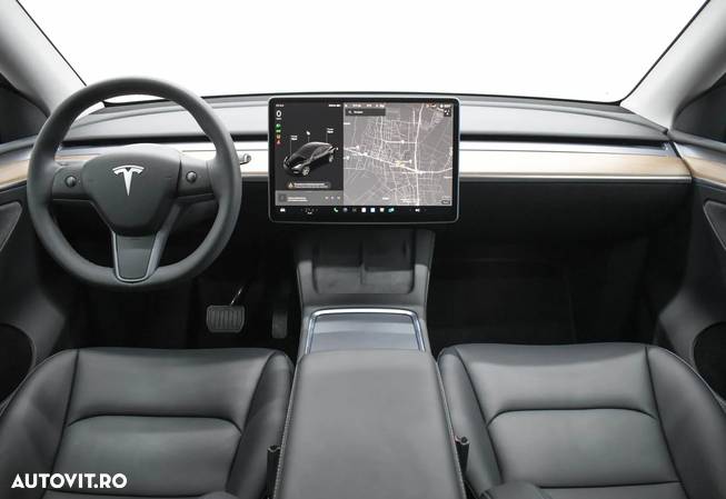 Tesla Model Y Long Range Dual Motor AWD - 13