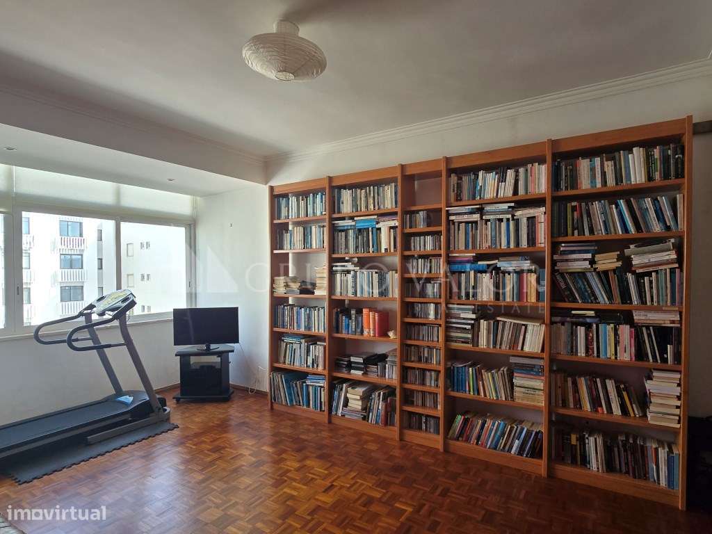 Apartamento T2 com estacionamento coberto privativo na Rinchoa (Rio...-8