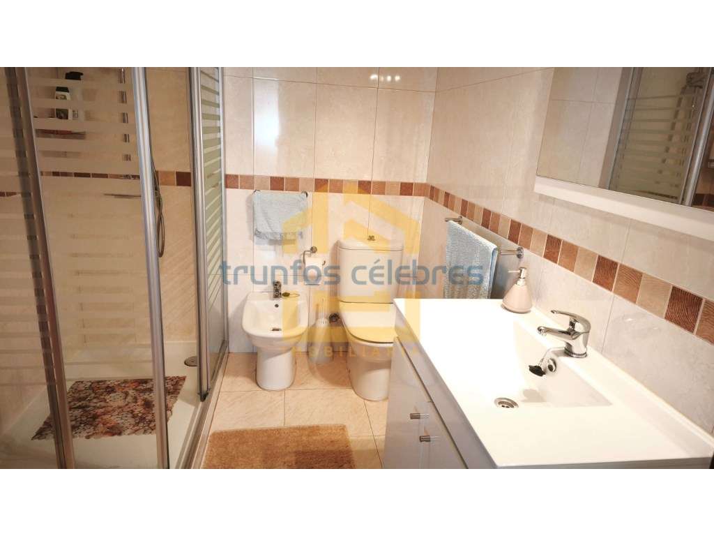 T3 renovado a 200mt da praia das caxinas vila do conde-10