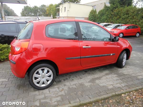 Renault Clio 1.2 16V Expression - 22